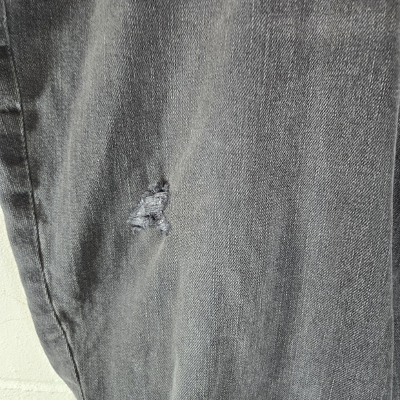 Old Navy Distressed Faded Black Low Rise Boyfriend Jeams Plus 18 New - Picture 6 of 12